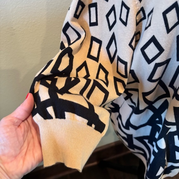 LouLou Artsy Abstract Print Cardigan, size 1X, Lagenlook Spring Office Layering - Picture 3 of 10